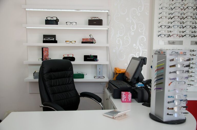 The Psychology of Luxury Branding: Creating Aspirational Lifestyle