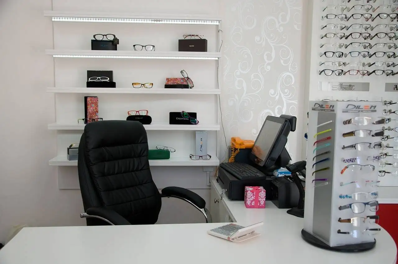 The Psychology of Luxury Branding: Creating Aspirational Lifestyle